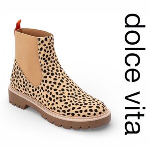 Dolce Vita Chelsea Boots Women Leopard Print Ankle Pull-On Lug Sole Size 7 NWT